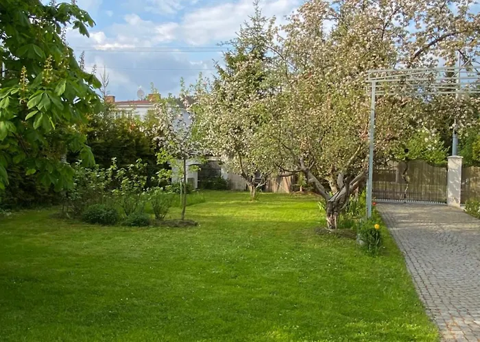 アパート +authentic+ マリアーンスケー・ラーズニェ